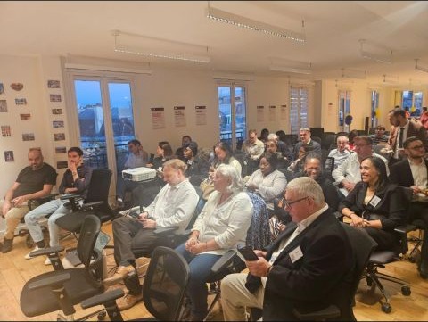 Le public réuni pour la présentation